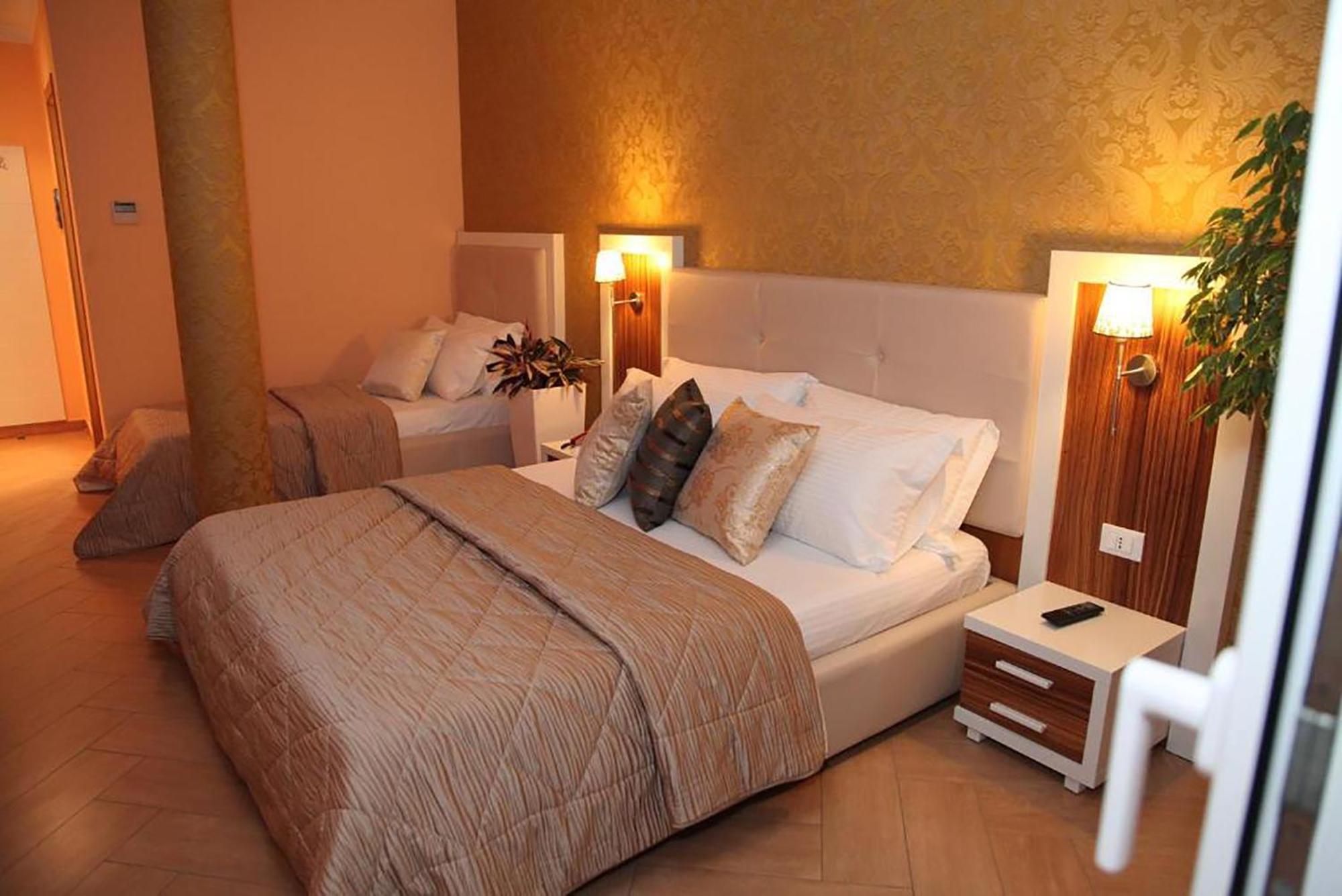 Hotel Gold Avlonya Dış mekan fotoğraf