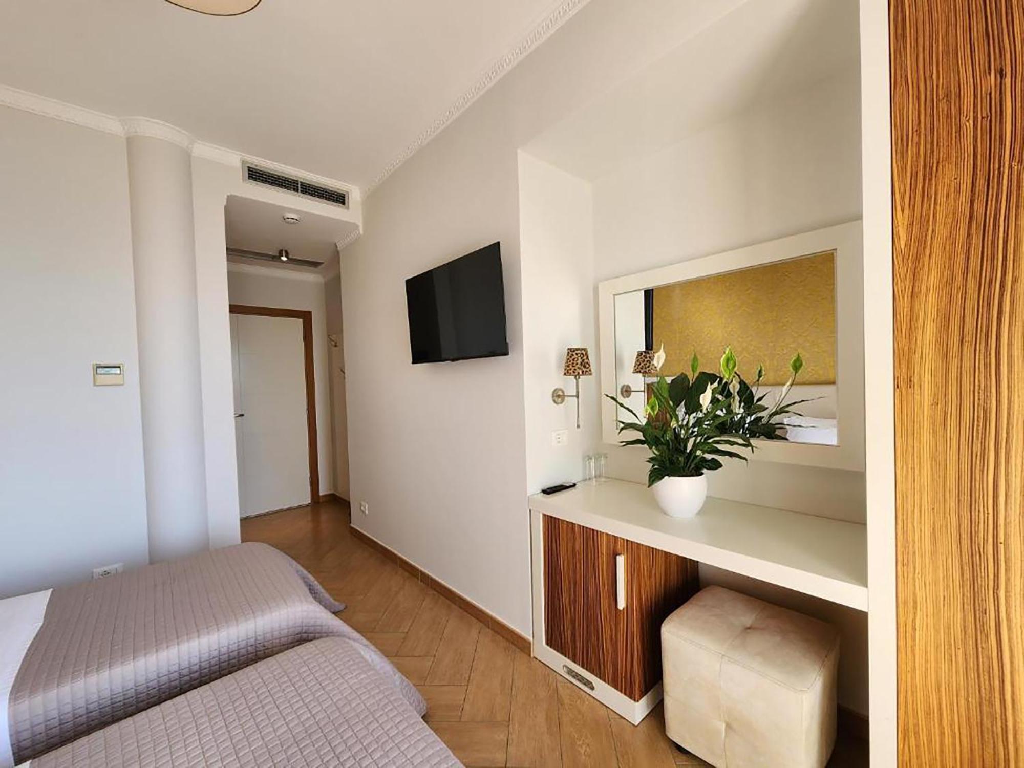 Hotel Gold Avlonya Dış mekan fotoğraf